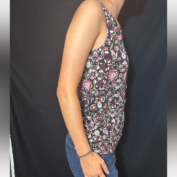 White House Black market top, sleeveless floral, tank top size medium - Picture 5 of 14